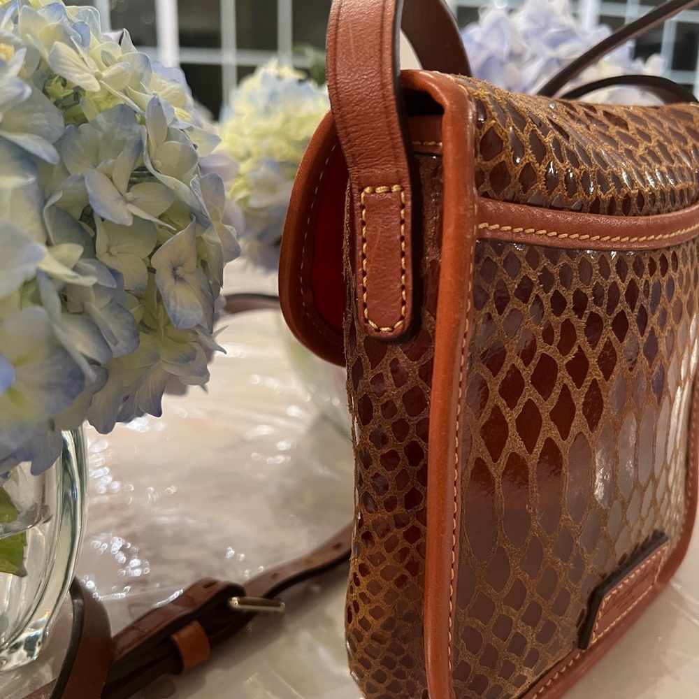Dooney & Bourke Vintage Snakeskin North South Crossbody EUC - Picture 8 of 11